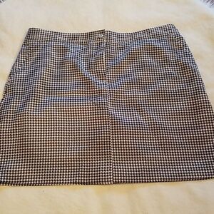Izod golf stretch skorts size 12 houndstooth